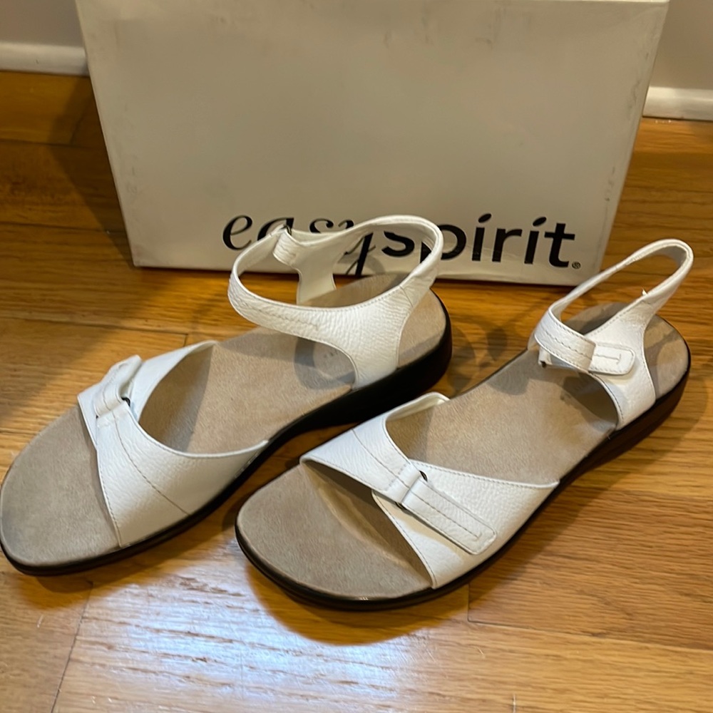 Easy Spirit White Sandals (new in box)